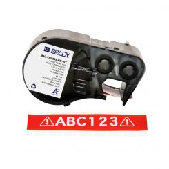 BRADY M4C-750-595-RD-WT, универсальные всепогодные этикетки, непрерывная лента: 19,05 мм х 7,62м, белым на красном, винил, лента для принтеров BRADY M410 BMP41 M510 BMP51 BMP53 